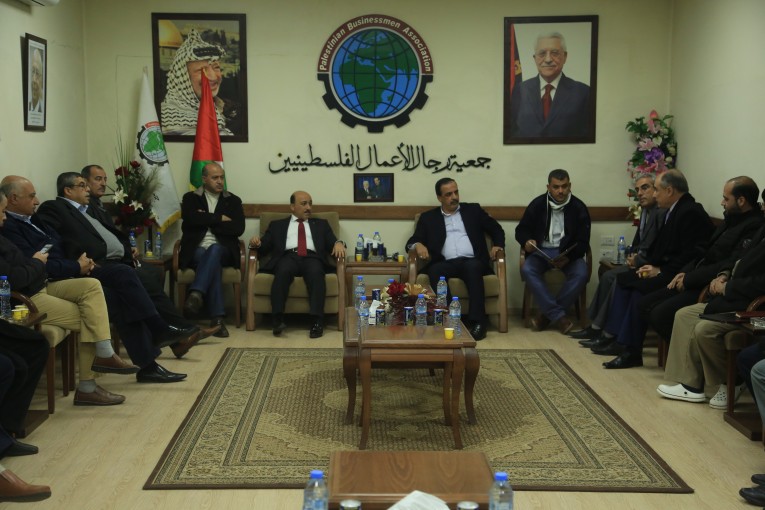 جمعية رجال الأعمال تبحث مع الحساينة مشاكل القطاع الخاص بغزة