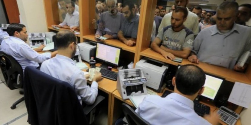 سلفة مالية لموظفي غزة بمناسبة شهر رمضان