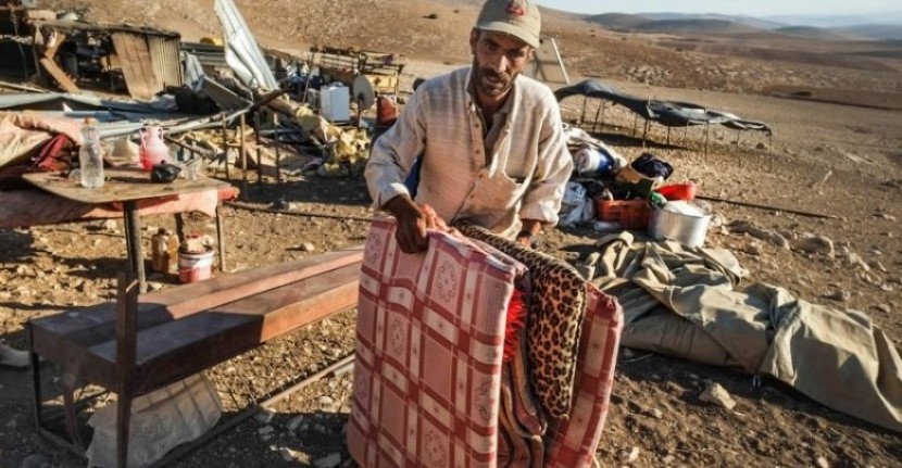 100 فلسطيني يبيتون في العراء بالأغوار الشمالية