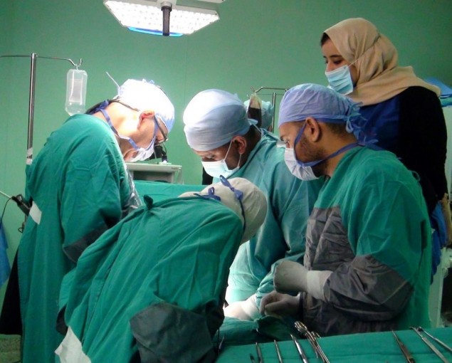وفد طبي مصري يجري عمليات جراحية لمرضى في غزة اليوم