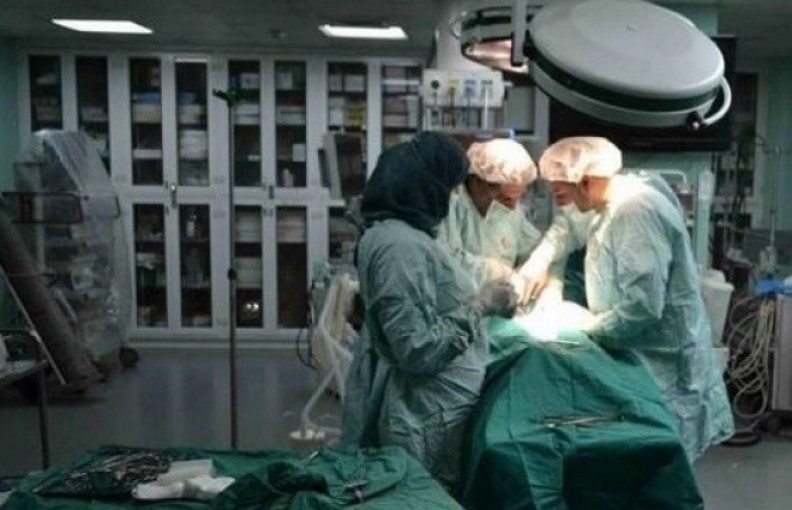 المركز الفلسطيني ينظم ورشة عمل متخصصة حول التحويلات الطبية في قطاع غزة