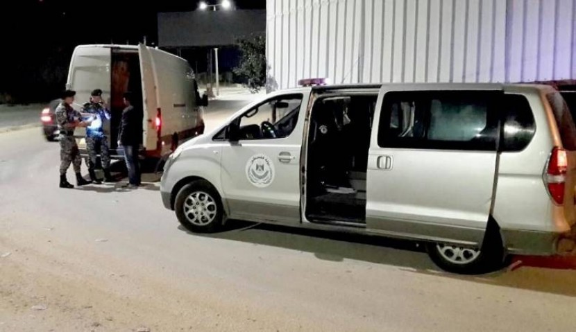 الضابطة الجمركية تضبط 2 طن ونصف دجاج مهرب في محافظة قلقيلية