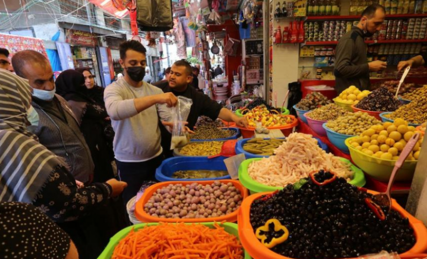 الأسواق الغزية تتنفس مع صرف الرواتب وتخفيف إجراءات كورونا