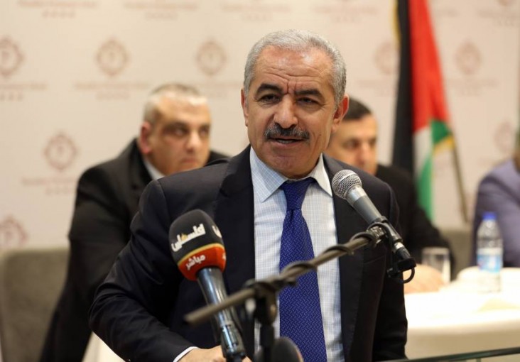 اشتية: 57 مليون دولار لتمكين الشباب وعمل مشاريع بالشراكة مع القطاع الخاص