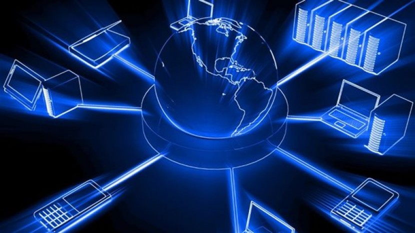 أثر قرار سلطة النقد بتنظيم شركات المدفوعات على العاملين عبر الإنترنت بغزّة؟