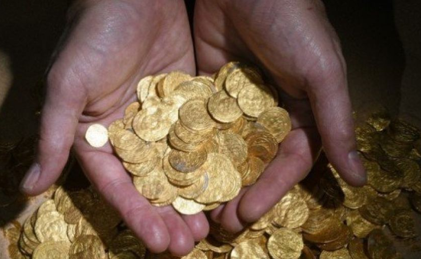 العثور على كنز ذهبي عمره نحو 900 عام بقيسارية