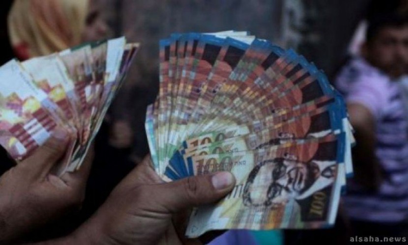 الحكومة الفلسطينية تخفض اقتطاعات رواتب غزة إلى 25 بالمائة