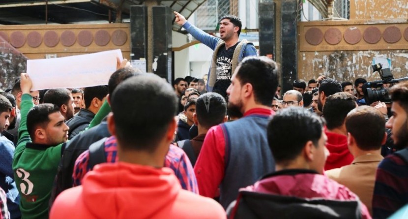 تحذيرات من انهيار منظومة التعليم الجامعي بسبب الحصار على غزة