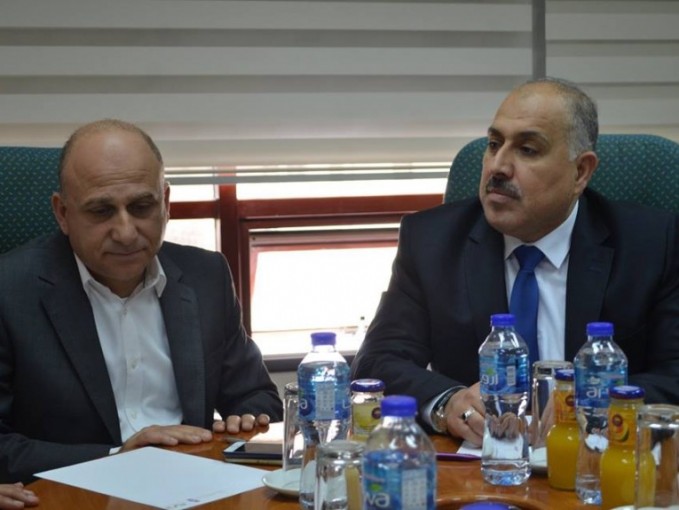 عابد: إنخفاض عدد الشاحنات الواردة لغزة إلى 400 شهرياً