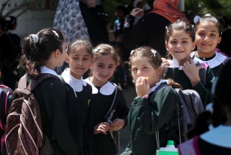 المعلمين تبحث إعادة إجازة يوم السبت للمدارس والجامعات
