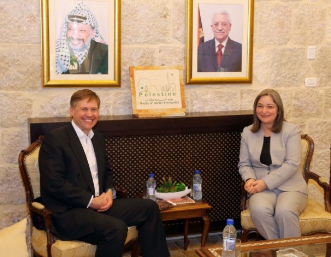 فلسطين وبريطانيا تبحثان آفاق التعاون السياحي