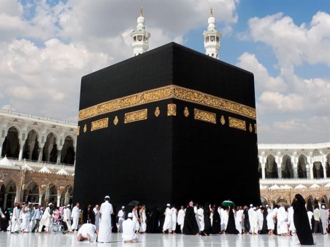 تهنئة لاعضاء الجمعية حجاج بيت الله الحرام