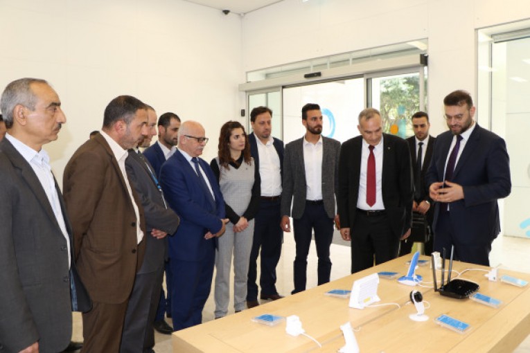 وزير الاتصالات: من الضروري إيجاد آلية جديدة لتطوير خدمات الإنترنت