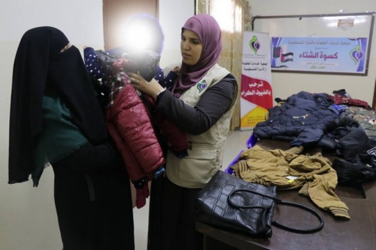 خدمات الطفولة تنفذ مشروع الجاكيت الشتوي