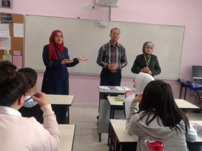 مفوضية رام الله والنوع الاجتماعي والعلاقات العامة ينظمون محاضرة بمدرسة بنات البيرة الجديدة