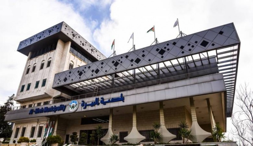 بلدية البيرة ومجلس الخدمات المشترك يوقعان اتفاقية تعاون