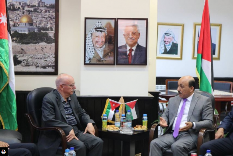 الحساينة يبحث مع نظيره الأردني التعاون في تطوير البنية التحتية
