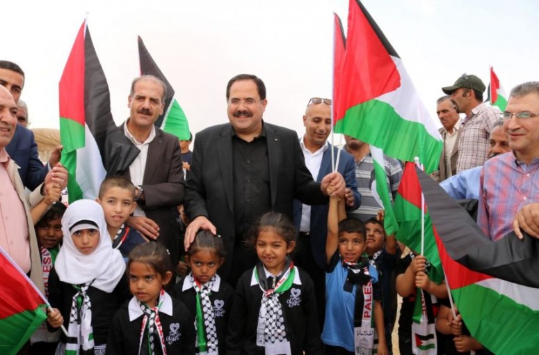 صيدم يفتتح مدرستين في يطا