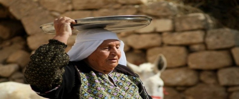 الإحصاء: تباين في نسب الفقر بين المسنين في الضفة الغربية مقارنة بقطاع غزة