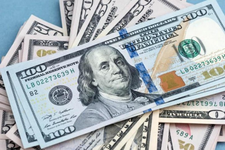 اقتصاد غزة: نتعامل قانونيًا بخصوص أسعار صرف الدولار الأبيض والأزرق