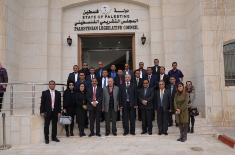 التشريعي يستقبل رئيس بلدية وأعضاء برلمان اندونيسيا