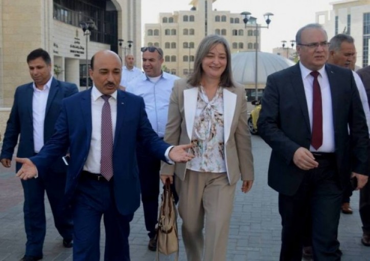 الحساينة يبحث مع وزيري السياحة والشؤون الاجتماعية سير العمل بمجمع الوزارات