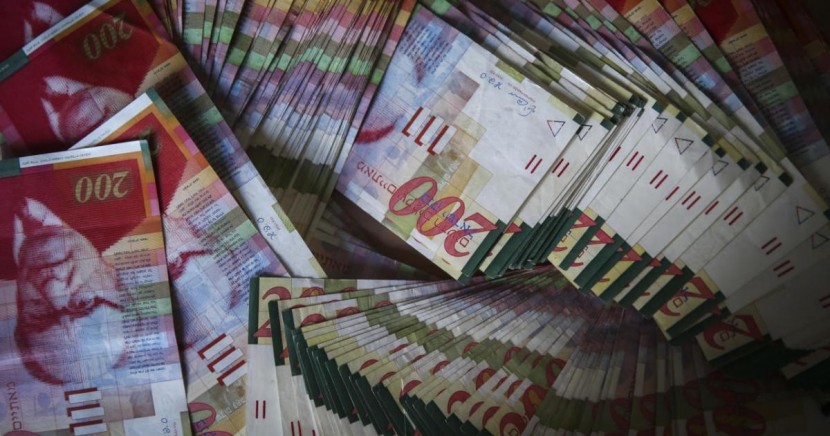 المالية برام الله تكشف قيمة العجز المالي والإيرادات خلال الشهر الماضي