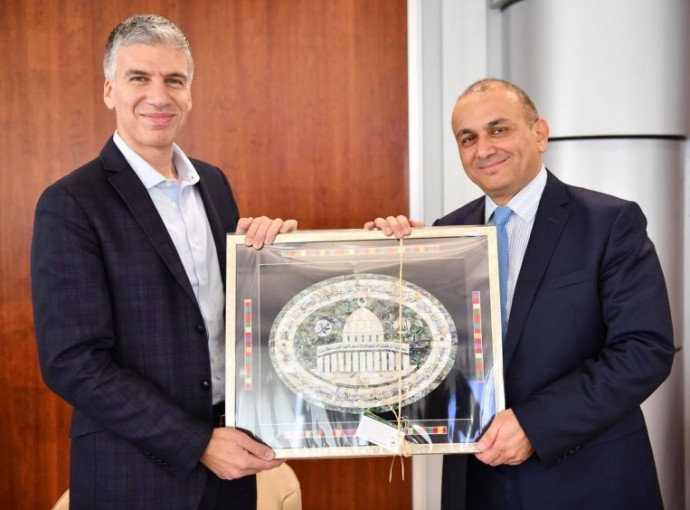 الرئيس التنفيذي لشركة  Juniper Networks يزور مجموعة الاتصالات الفلسطينية لبحث سبل التعاون