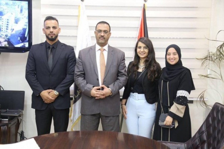 النائب العام يسلم مهام عمله لطلاب من منتدى شارك الشبابي