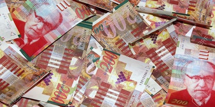 إسرائيل تقتطع 1.1 مليار شيكل من أموال مقاصة الفلسطينيين