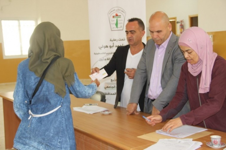 أبو هولي: وضعنا معايير لوصول المنحة الجامعية لمستحقيها
