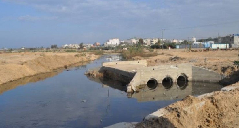 مشروع إسرائيلي لحل أزمة الصرف الصحي بغزة