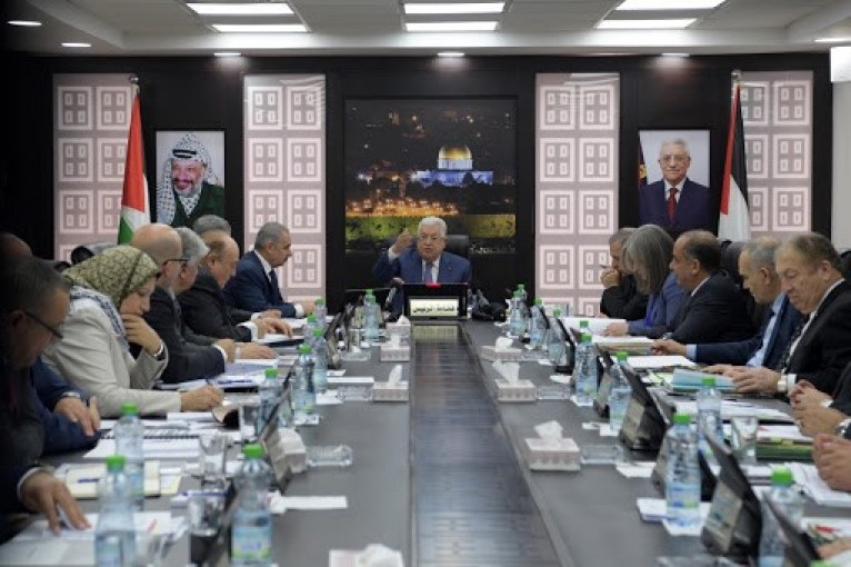 الرئيس عباس : وجهت الحكومة لتقديم كل ما يلزم لأبناء شعبنا في القدس وقطاع غزة