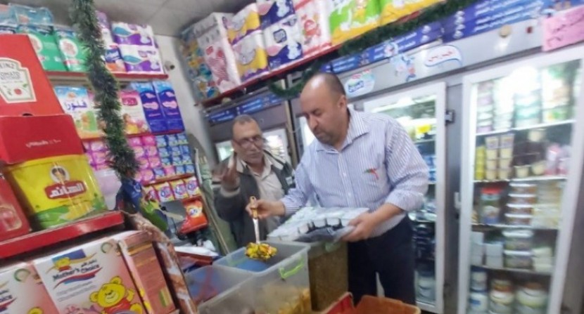 الاقتصاد بغزة: 18 محضر ضبط واتلاف للمتلاعبين بالأسعار ولمواد منتهية