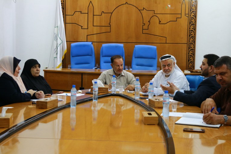 اللجنة الاقتصادية بالمجلس التشريعي في غزة تجتمع مع سلطة الطاقة