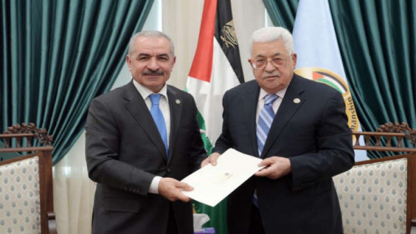 اشتية يبدأ مشاوراته مع الفصائل الفلسطينية تمهيداً لتشكيل الحكومة الجديدة