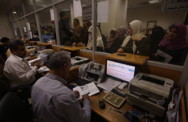 المالية بغزة توضح آلية احتساب وتسوية رواتب الدفعة الثانية
