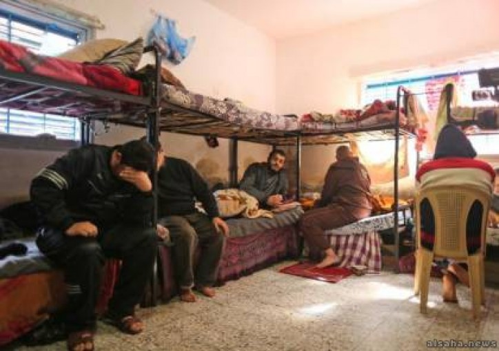 اقتصاد غزة المنهار يلقي برجال الأعمال وكبار التجار في السجون