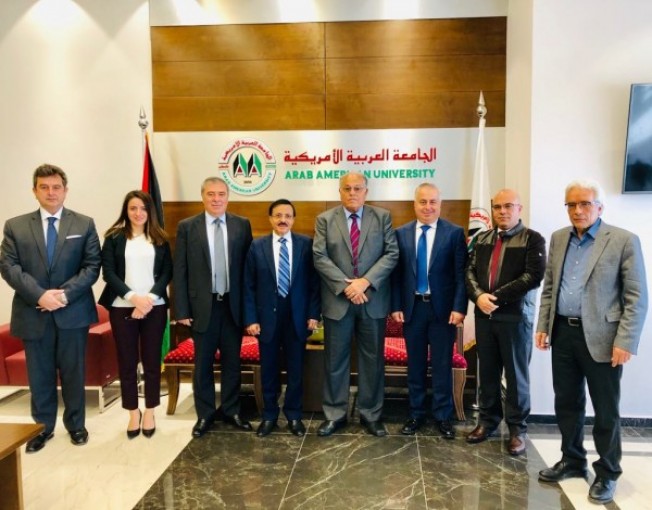 الجامعة العربية الأمريكية وبنك فلسطين يبحثان التعاون المشترك