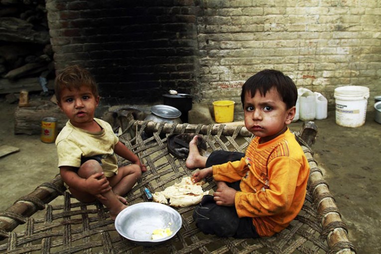 بالأرقام .. أزمات غزة الاقتصادية والانسانية تتعمق