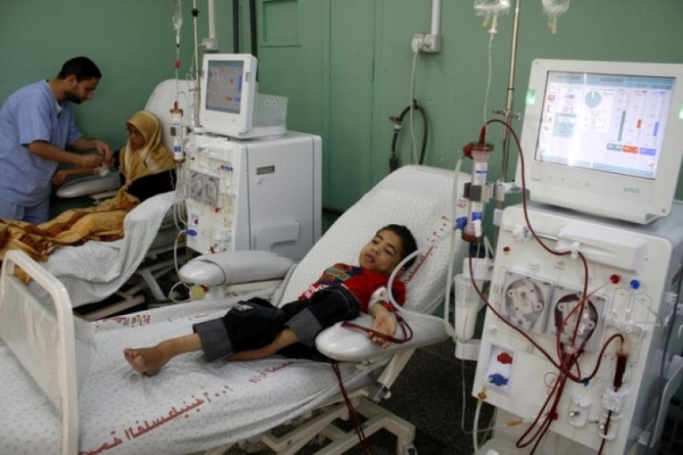 غزة .. تحذير من تدهور أوضاع مرضى زراعة الكلى