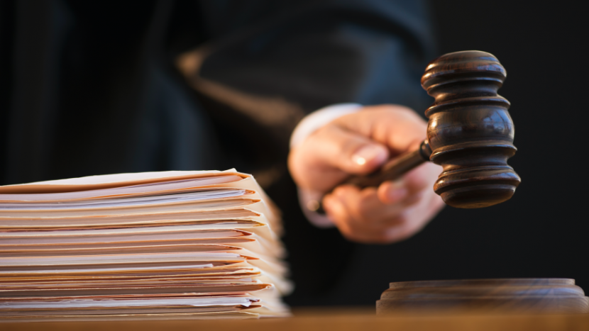 قضاة يتجهون نحو الطعن بدستورية قرار بقانون تخفيض سن التقاعد