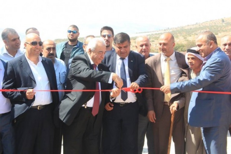 أبو شهلا يفتتح مركز التدريب والتطوير المهني والتقني لغرفة تجارة طوباس