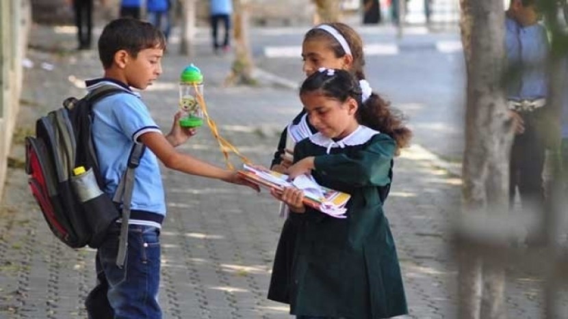 التربية بغزة تعلن تعليق الدراسة السبت المقبل
