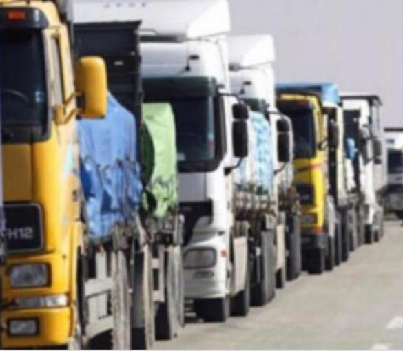 الحايك يطالب وزارة الداخلية بإعادة النظر بقرار منع حركة الشاحنات والسيارات التجارية