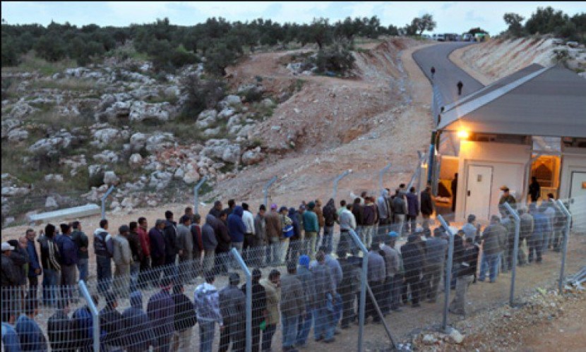 125 الف عامل فلسطيني في اسرائيل
