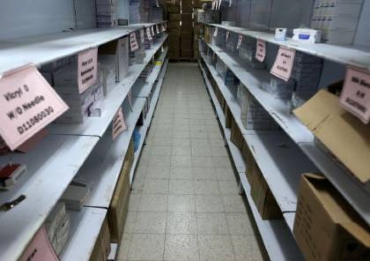 الصحة تحذر من تفاقم خطير لأزمة نقص الأدوية في قطاع غزة