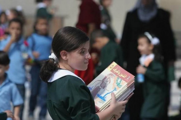التعليم بغزة تطالب بتجنيب المدارس المناكفات السياسية