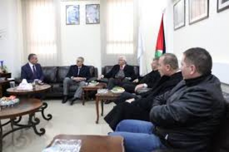 غرفة الخليل وبوليتكنك فلسطين تبحثان التعاون
