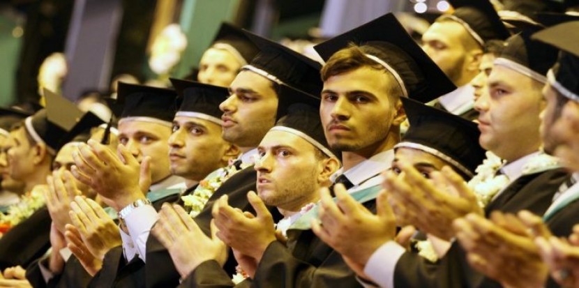 انعدام الفرص يبدّد آمال خريجي الجامعات في قطاع غزة